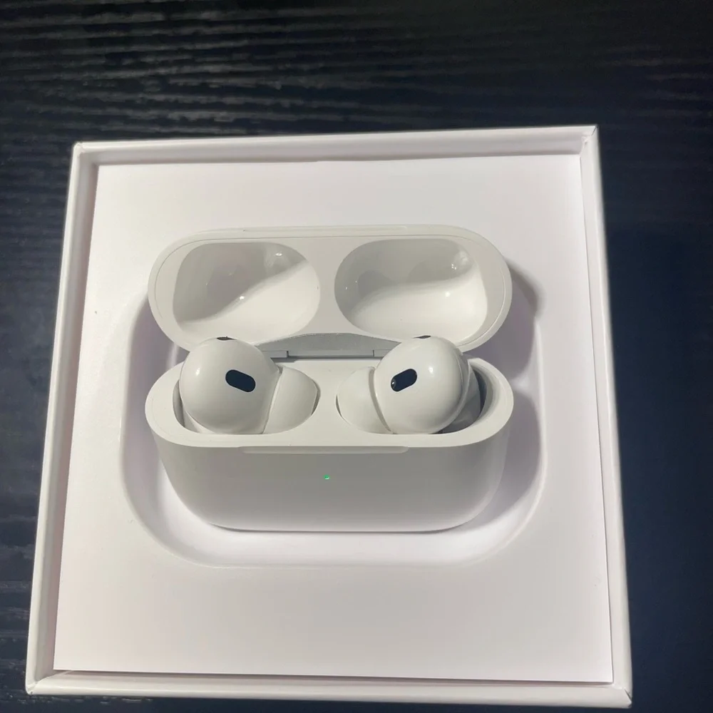 Apple White Wireless Earbuds